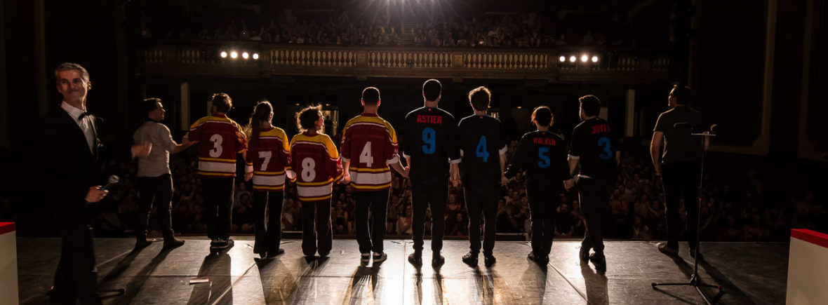 Simon Astier tenant la main de Cédric Fernandez